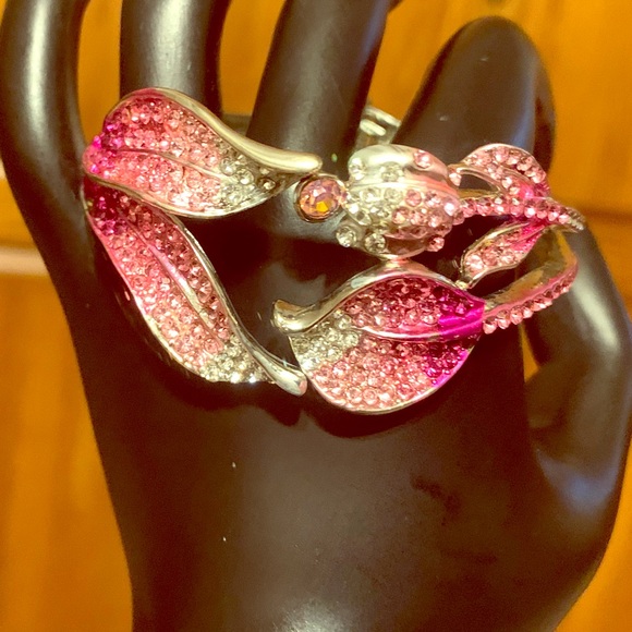 Pink & white crystal bracelet, Calla Lily design - Picture 1 of 3